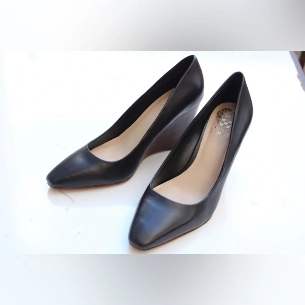 NWOT Vince Camuto wedges